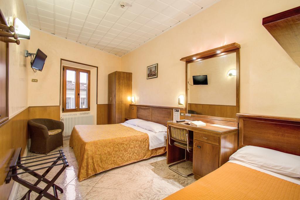 Hotel Lorena Флоренция Екстериор снимка
